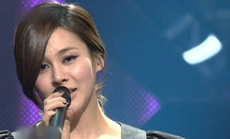 컴백 앞둔 아이비, 2년 열애 종지부 찍어 