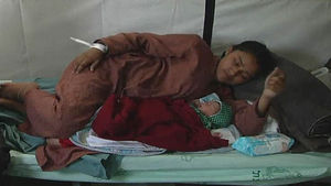 만삭의 몸으로 지진 견딘 엄마&hellip;희망의 울음소리