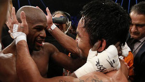 썸네일 이미지:[생생영상] '세기의 대결' 마친 레전드들…격한 포옹