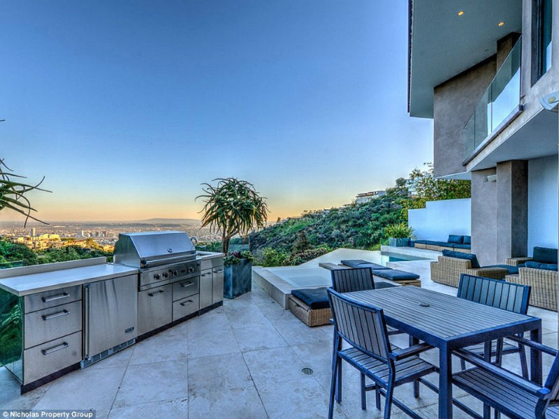 [뉴스pick] 게임 방송으로 50억대 저택 구입한 유튜버…'그것도 할리우드에!