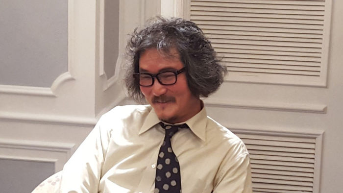 19일 딥젠고와의 제1국 승리 후 웃고 있는 조치훈 9단
