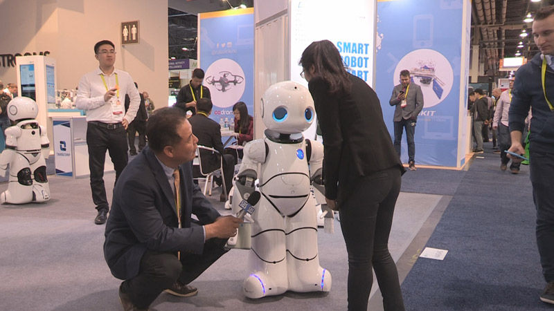 중국의 중소기업이 개발한 음성인식 로봇