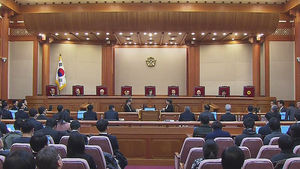 '8인 체제' 첫 변론…대통령 측 또 무더기 증인 신청