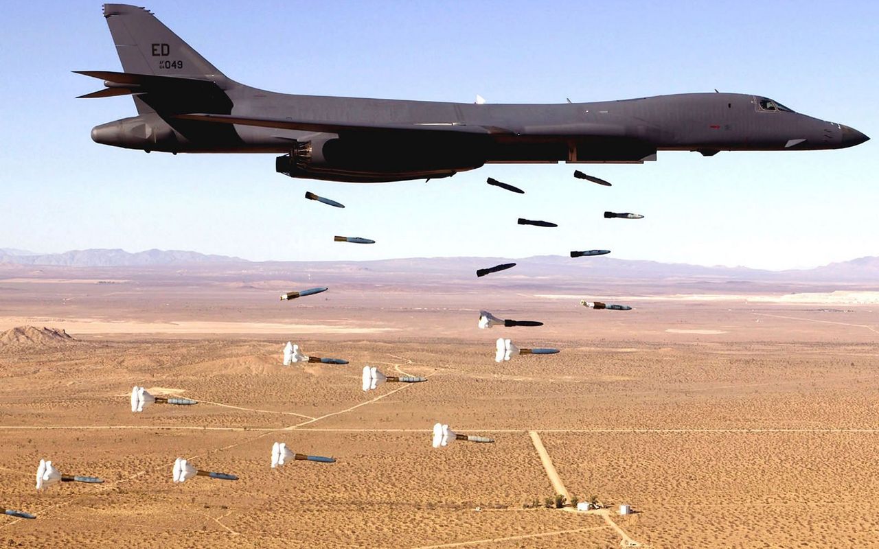 ▲ 미 전략폭격기 B-1B