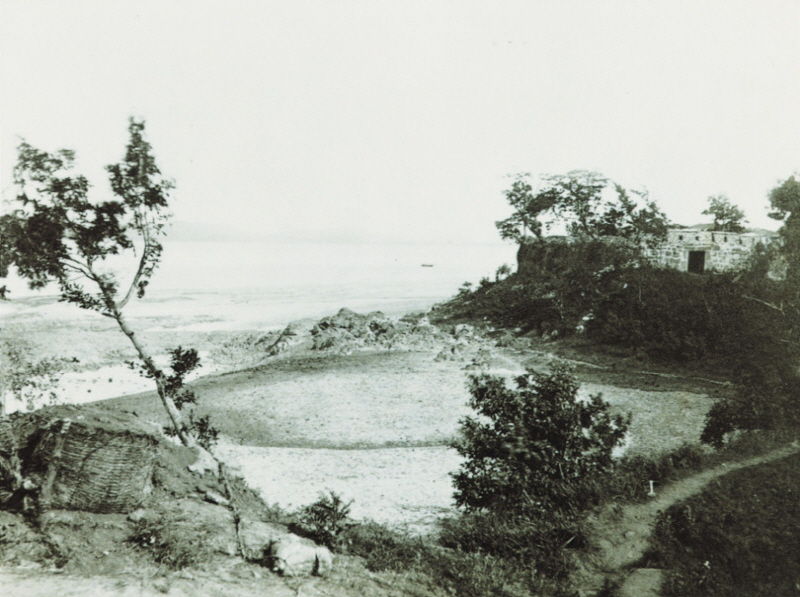 초지진의 초지돈대. 강화도조약의 체결은 불과 4년 전 신미양요의 그 처절한 항쟁을 무의미한 것으로 만들어 버리고 말았다.