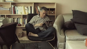 文 아내, 고가 의자 구입 '말바꾸기' 논란&hellip;"중국산 짝퉁"