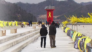 "노란 리본 많이 달아주세요&hellip;달고 있는 사람 보면 힘 나"