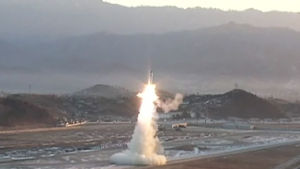 北, 탄도미사일 발사했지만 실패&hellip;칼빈슨함 겨냥 시위?