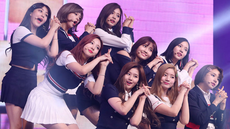 기사 대표 이미지:트와이스 "박진영과 첫 작업 기대…안무 파워풀해졌죠"