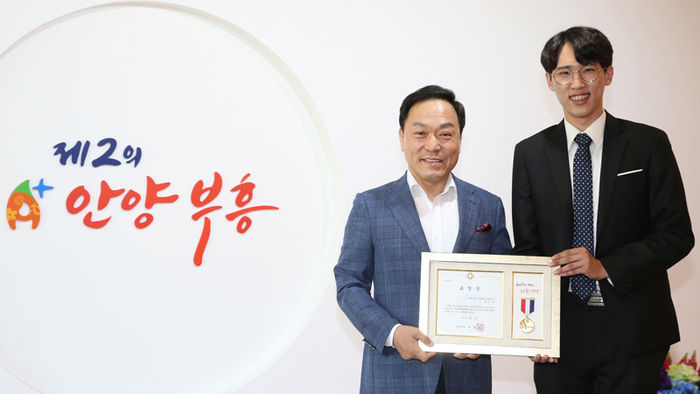 기사 대표 이미지:착한 거짓말로 사랑 실천한 치킨 배달원