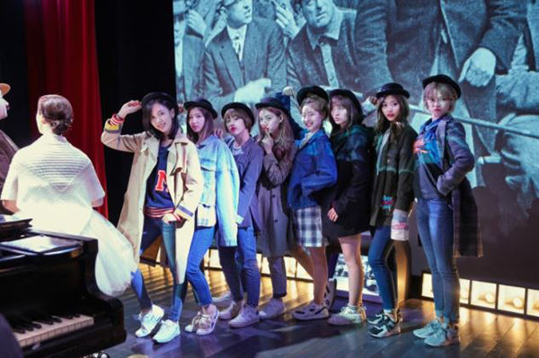 ミュージック TWICE in SWITZERLAND TWICE's Behind-the-Scene Photos of Trip to Switzerland are