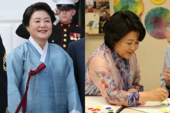 '같은 옷 3번' '즉석선물'... 김정숙 여사의 소탈함 화제되는 이유