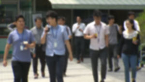 30대 그룹 10명 중 1명 '비정규직'&hellip;간접 고용도 56만 명