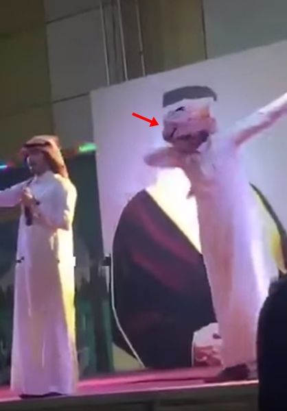 사우디아라비아에서 '댑 댄스'를 춰서 경찰 조사 받은 가수