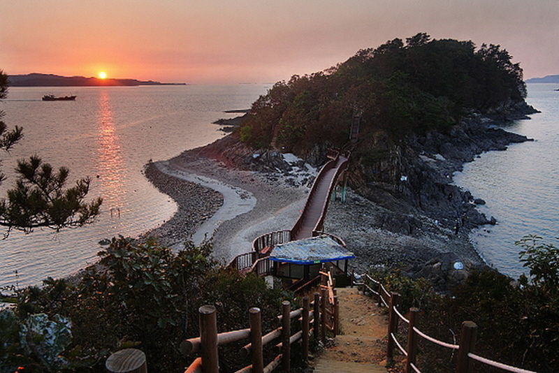 개미허리 아치교의 낙조(안산시청 홈페이지)