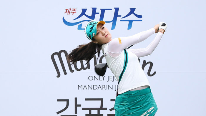 기사 대표 이미지:오지현, 제주삼다수 여자오픈 이틀째 선두…박인비 2언더파