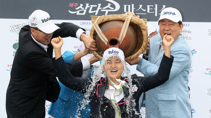 기사 대표 이미지:KLPGA 제주 삼다수…돌아온 고진영, 시즌 첫 우승