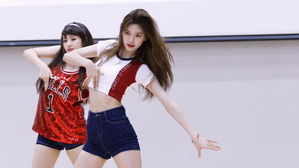 [SBS Star] VIDEO: Weki Meki's Kim Do Yeon Nailed 'Gashina' Cover Dance!