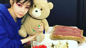 [SBS Star] Park Bom to Celebrate YG Ent. Hit Song Maker Teddy's Birthday