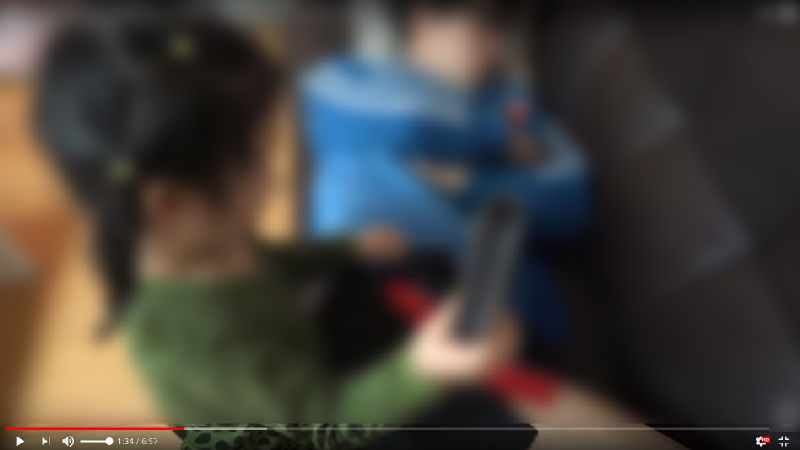 강도 분장해 몰카 찍고, 아이 인형 차로 뭉개고...'키즈 채널' 운영자 아동학대로 고발
