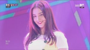 [SBS Star] VIDEO: MOMOLAND Shows Doll-like Charm with 'Freeze'