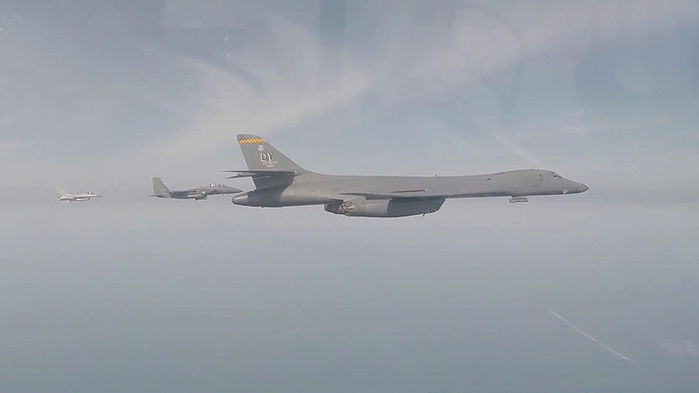 미군의 최첨단 폭격기 B-1B