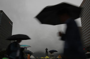 [취재파일] 내일까지가을추위…여름옷 이제 정리하세요