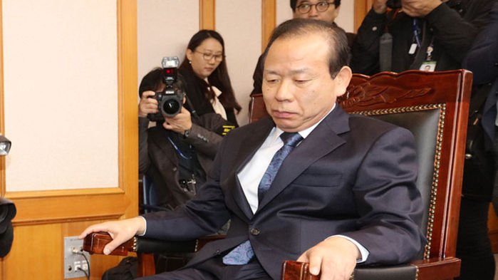기사 대표 이미지:김이수 체제 놓고 여야 공방 격화…헌재 국감 파행 끝 종료