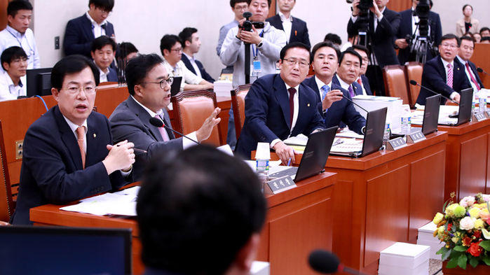기사 대표 이미지:농해수위 국감, 세월호 질의 공방 끝 파행