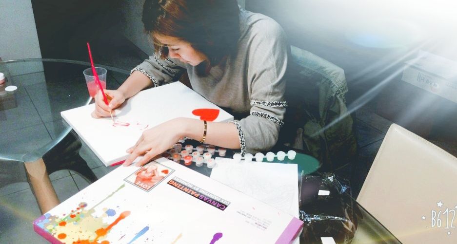 아동학습지 푸는 어른들