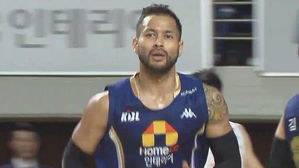 '전태풍 펄펄'&hellip;KCC, SK 제압하고 4연승 질주