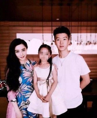 [SBS Star] Fan Bingbing Swirled in Rumor That Her Brother's Actually Her Son!