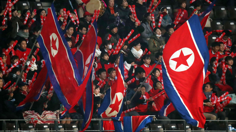 기사 대표 이미지:北 응원단, E-1 챔피언십 경기장서 열띤 응원 눈길