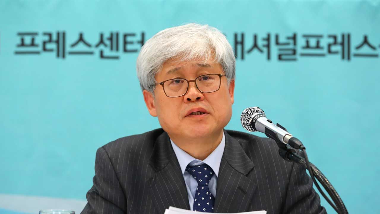 기사 대표 이미지:위안부 합의 검토 TF 前 위원장 "정대협 문제 비공개 충격적"