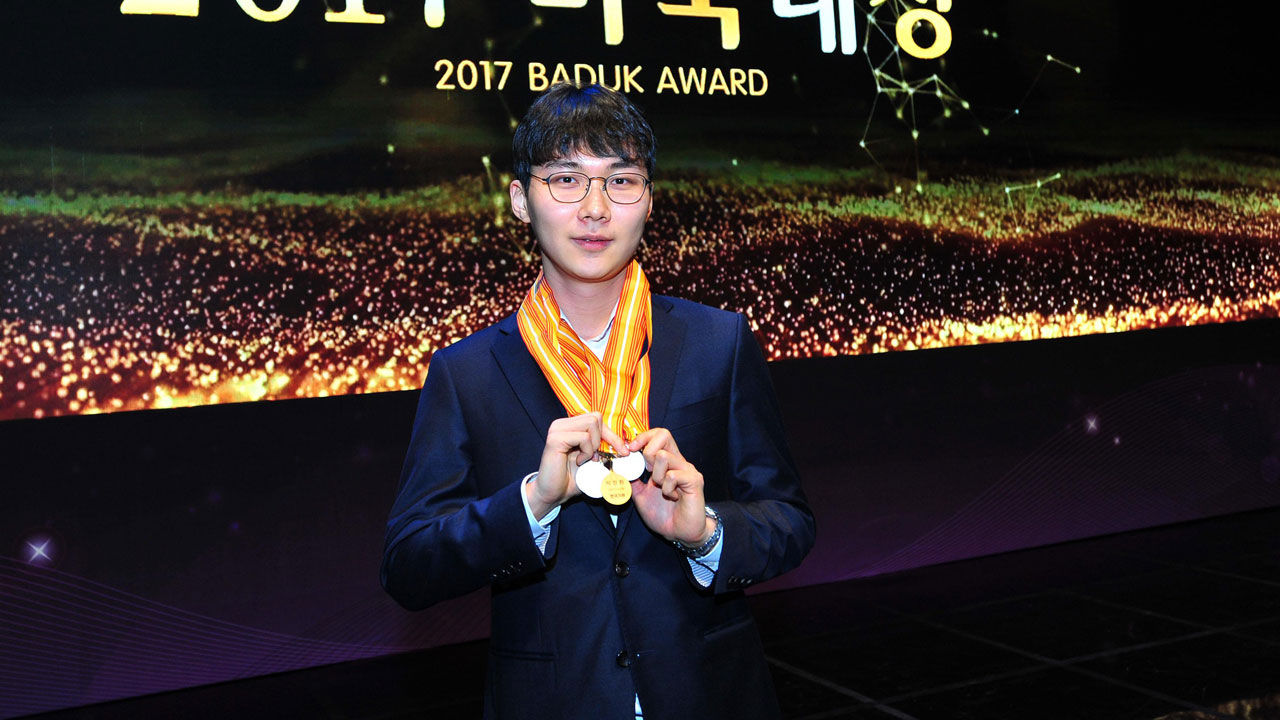 기사 대표 이미지:박정환, 52개월 연속 한국 바둑 랭킹 1위 질주