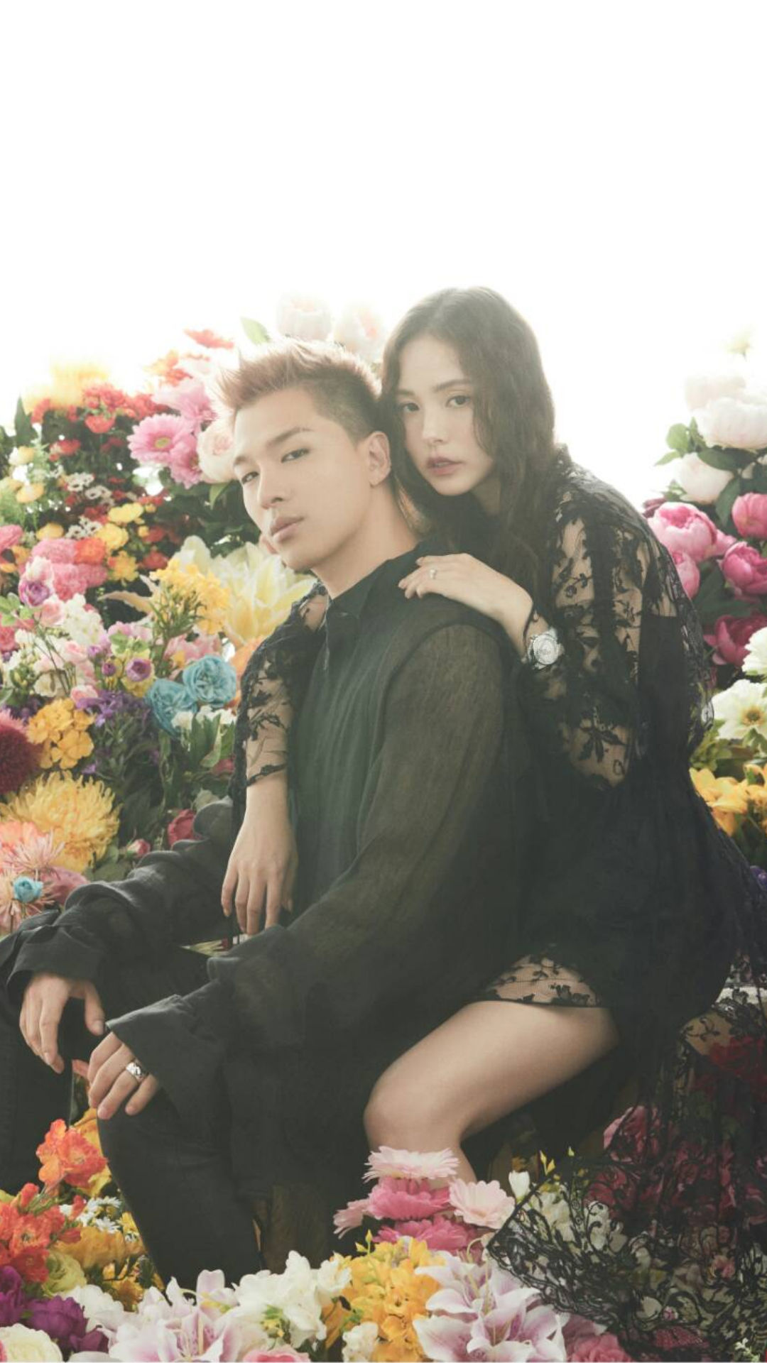 TAEYANG, Min Hyorin (Yonhap)