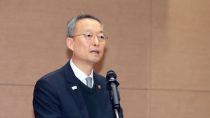 백운규 장관 "튼튼한 자동차 산업 생태계 구축 지원하겠다"