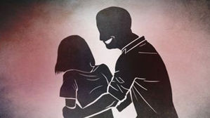 유명 시인, 버스 안에서 여고생 성추행한 혐의로 검찰 송치