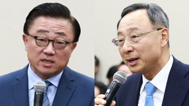 고동진 삼성전자 사장 (왼), 황창규 (KT 회장)