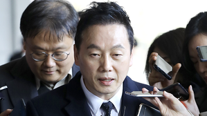 [풀영상] 폭로자 빼고&hellip;정봉주, '성추행 의혹 보도' 프레시안 등 고소