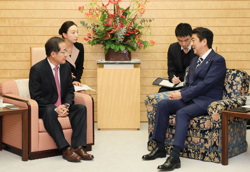 지난해 12월 홍준표 자유한국당 대표 접견