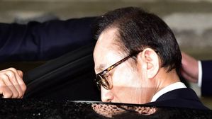 [풀영상] '혐의 부인' MB, 측근에 "잘 대처했다"&hellip;밤샘 조사 받고 귀가