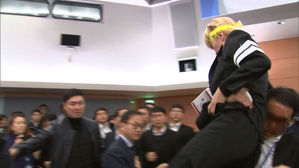 [영상] "과천이 지옥 됐다" 중앙행정기관 세종시 이전 공청회서 고성에 몸싸움