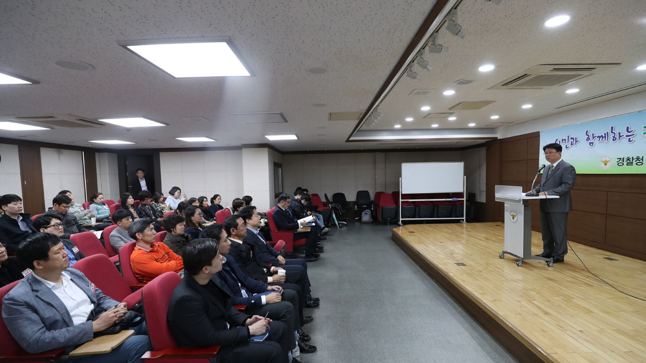 기사 대표 이미지:"남자다움 강요하는 사회가 여성혐오·성차별 부른다"