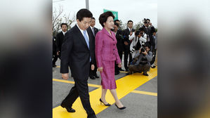 [다시 보는 정상회담] (10) 노무현 대통령 평양 가던 날…군사분계선 넘어 육로로