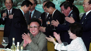 [다시 보는 정상회담] (8) "우리의 소원은 통일" 남북 정상이 함께 부른 노래