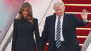 트럼프, 멜라니아 생일에 카드만…"너무 바빠 선물 준비못해"