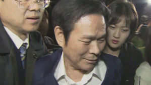 '신도 성폭행' 의혹 이재록 목사, 12시간 조사 후 귀가…혐의 부인