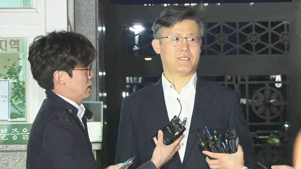 기사 대표 이미지:구치소 나온 정호성, 오늘 박근혜 특활비 수수 재판 증언