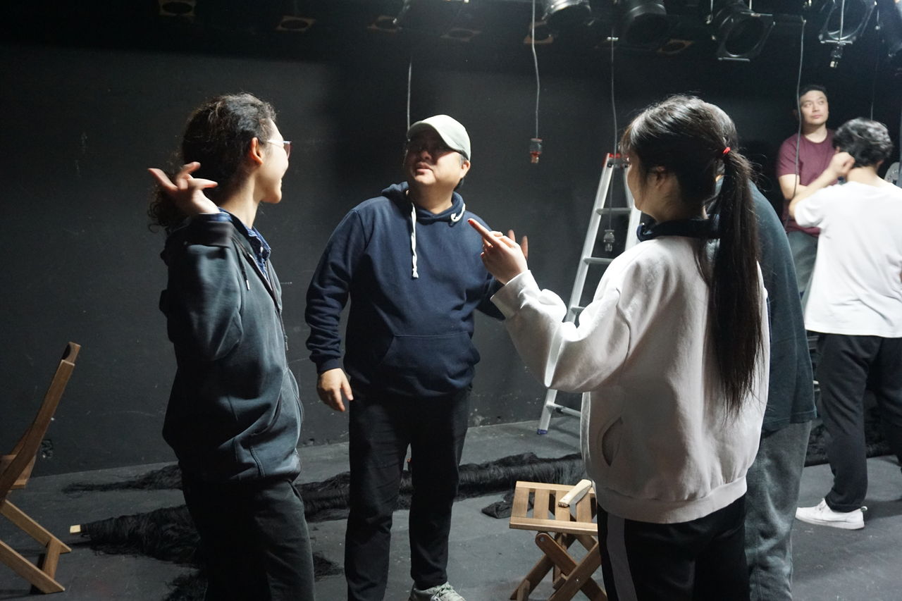 극단 '성난발명가들'의 <숙주탐구>